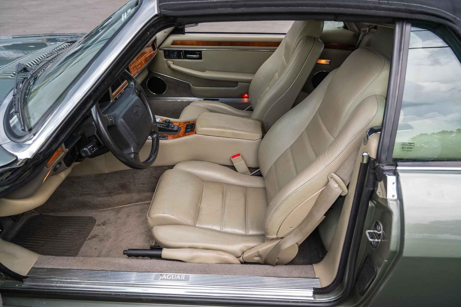 Jaguar-XJS-1995-2-Door-10