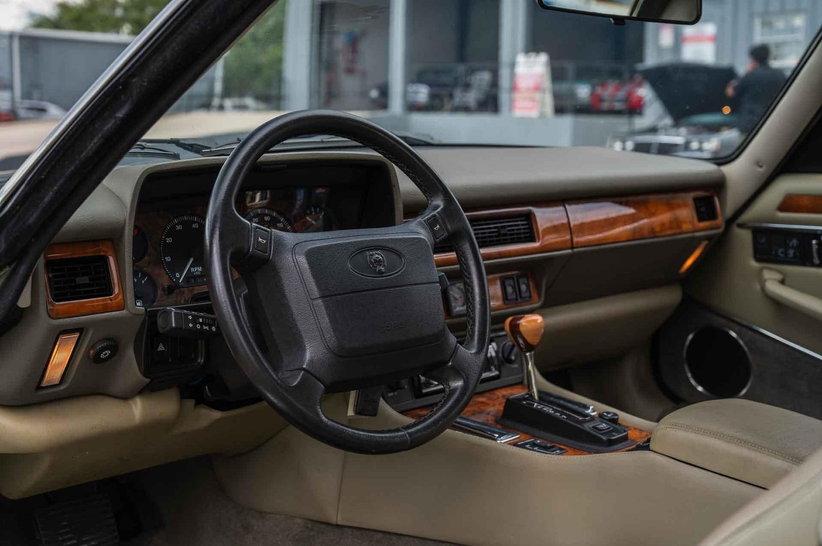 Jaguar-XJS-1995-2-Door-11
