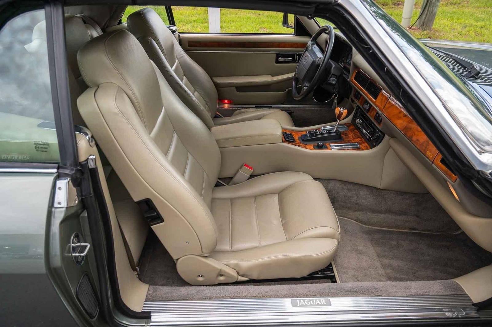 Jaguar-XJS-1995-2-Door-12