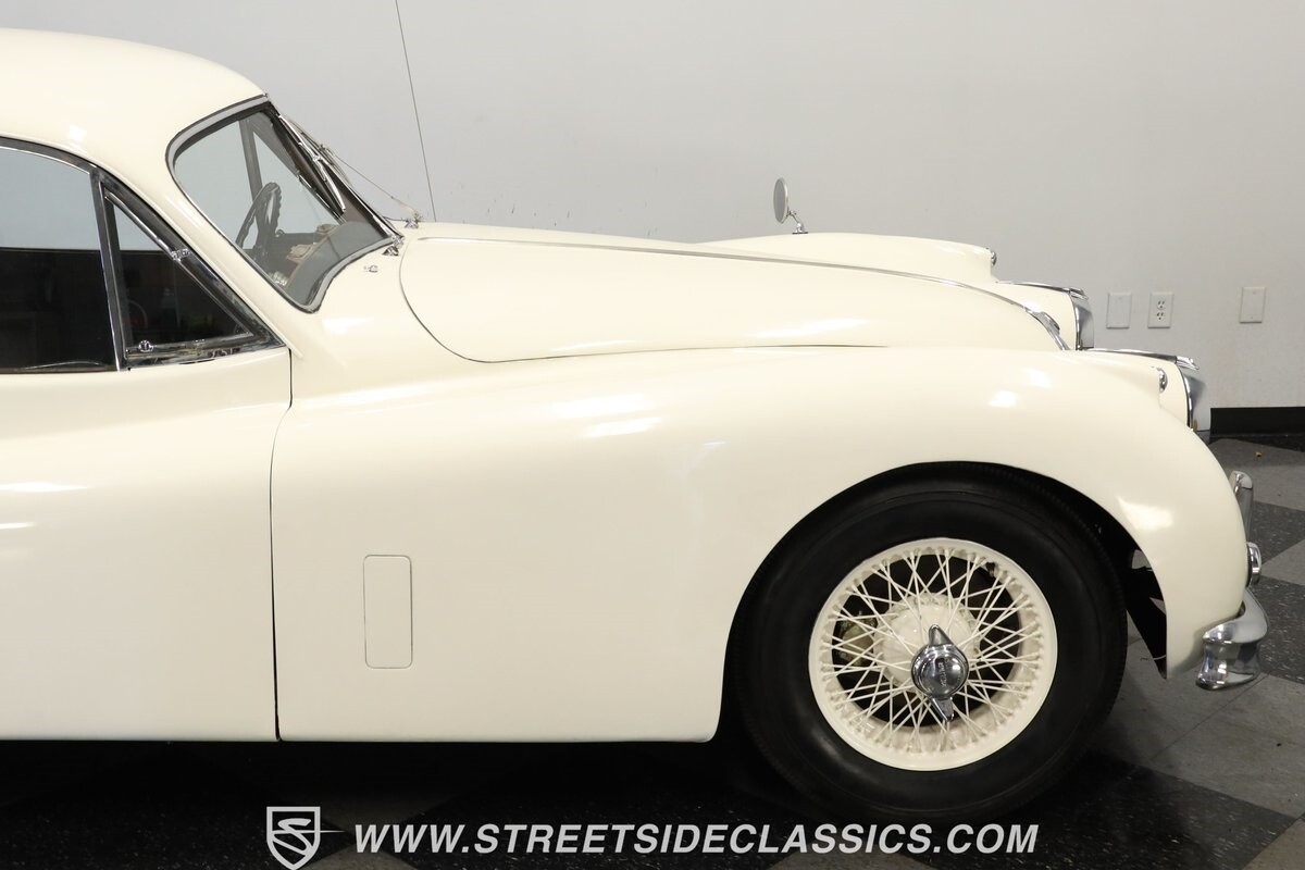 Jaguar-XK-1956-Coupe-28