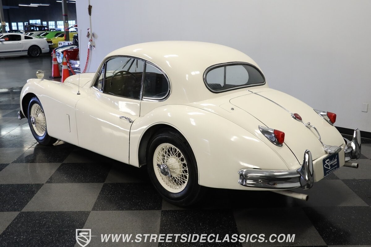 Jaguar-XK-1956-Coupe-6