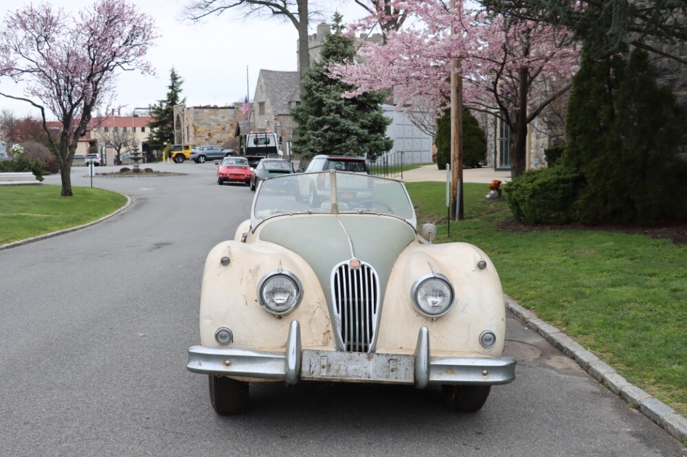 Jaguar-XK-1957-Roadster-2