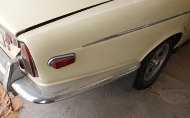 Jaguar-Xj6-1974-Yellow-Dark-Brown-13