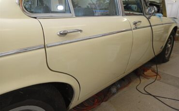 Jaguar-Xj6-1974-Yellow-Dark-Brown-14
