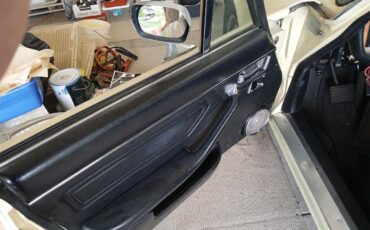 Jaguar-Xj6-1974-Yellow-Dark-Brown-27