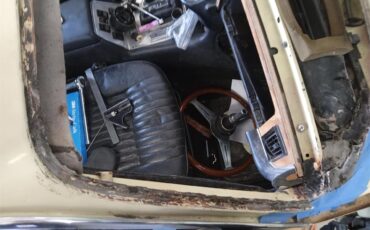 Jaguar-Xj6-1974-Yellow-Dark-Brown-46