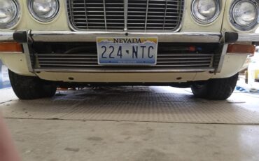 Jaguar-Xj6-1974-Yellow-Dark-Brown-57
