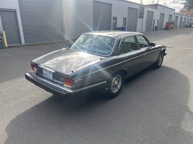 Jaguar-Xj6-1986-Gray-7