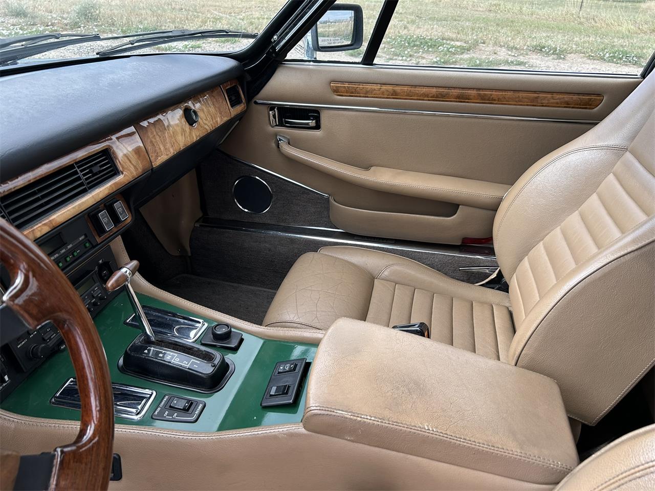 Jaguar-Xjs-1989-Black-Tan-12