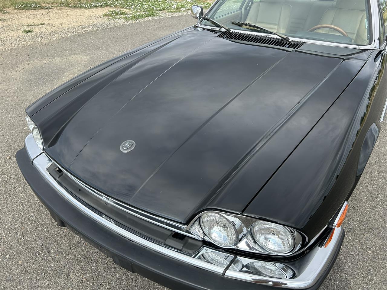 Jaguar-Xjs-1989-Black-Tan-16