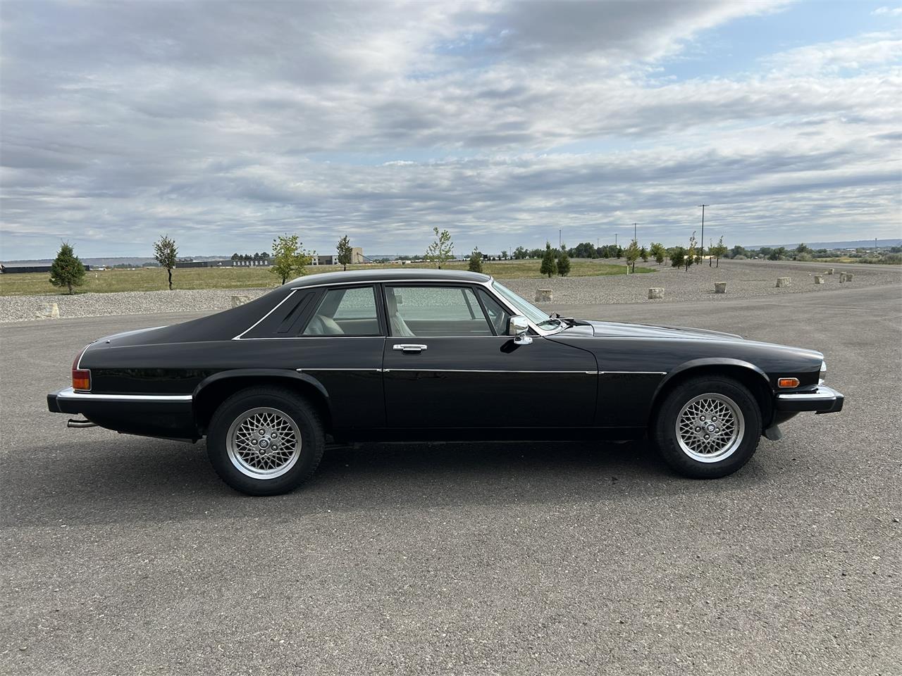Jaguar-Xjs-1989-Black-Tan-21