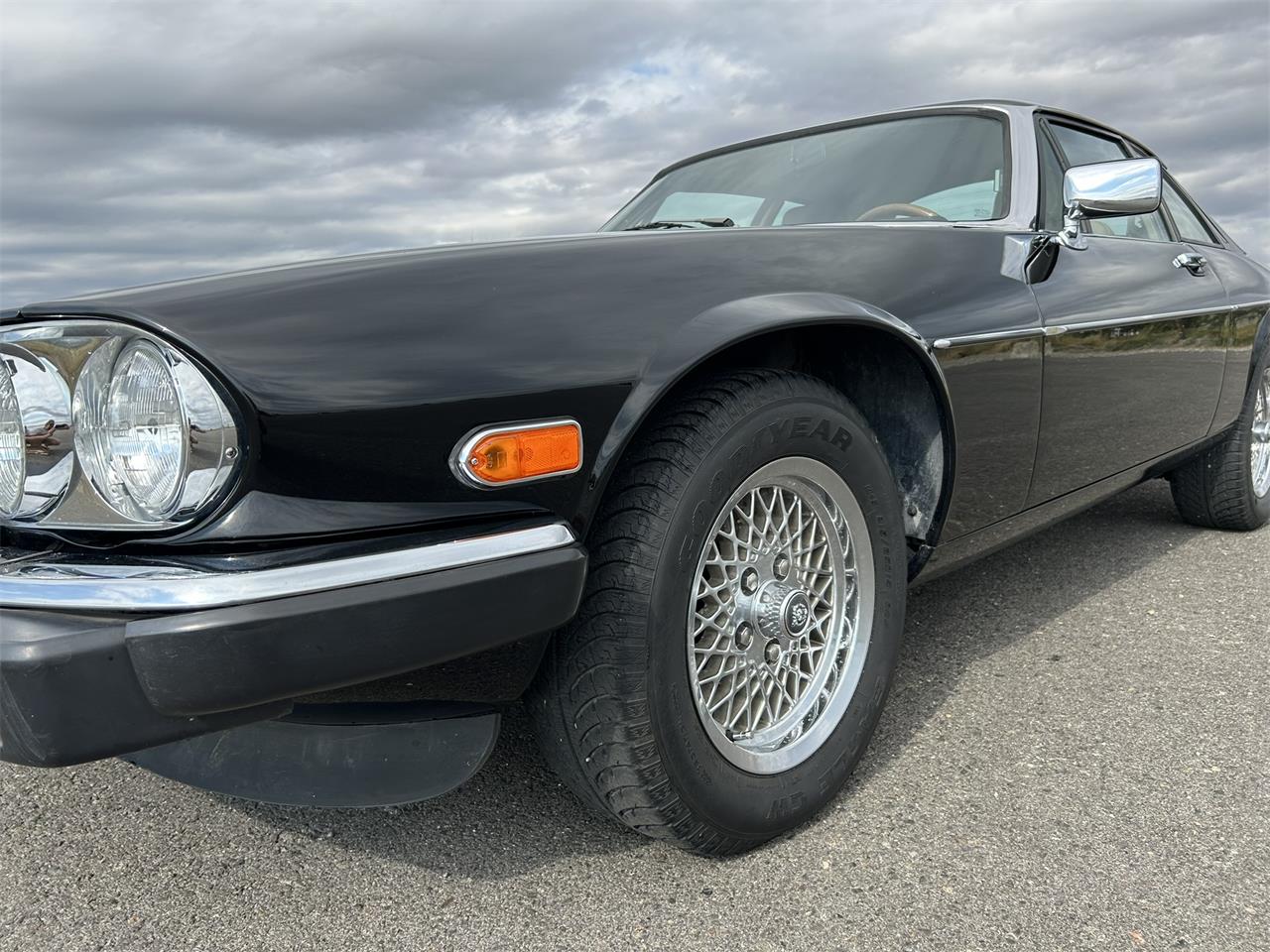 Jaguar-Xjs-1989-Black-Tan-24