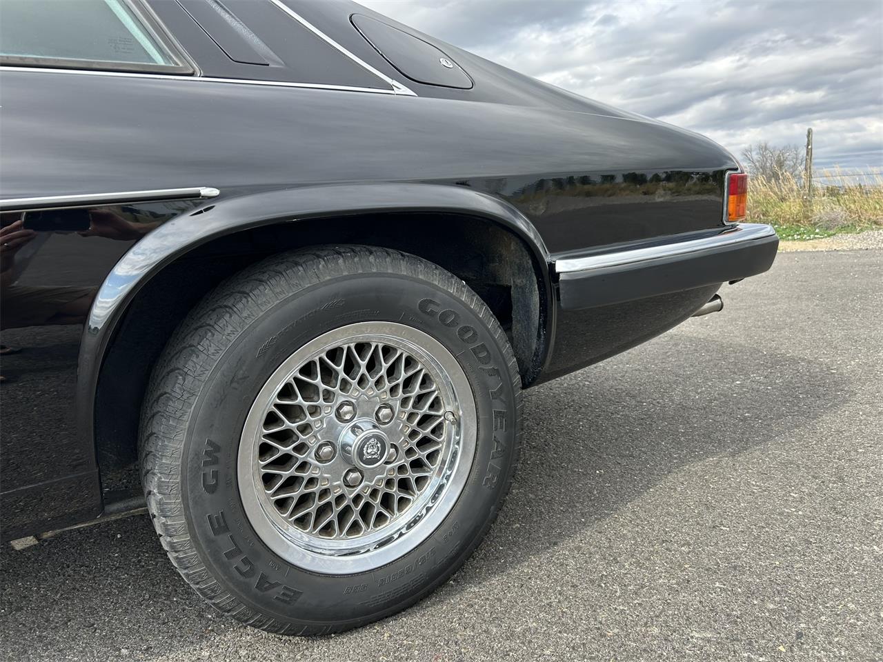 Jaguar-Xjs-1989-Black-Tan-26