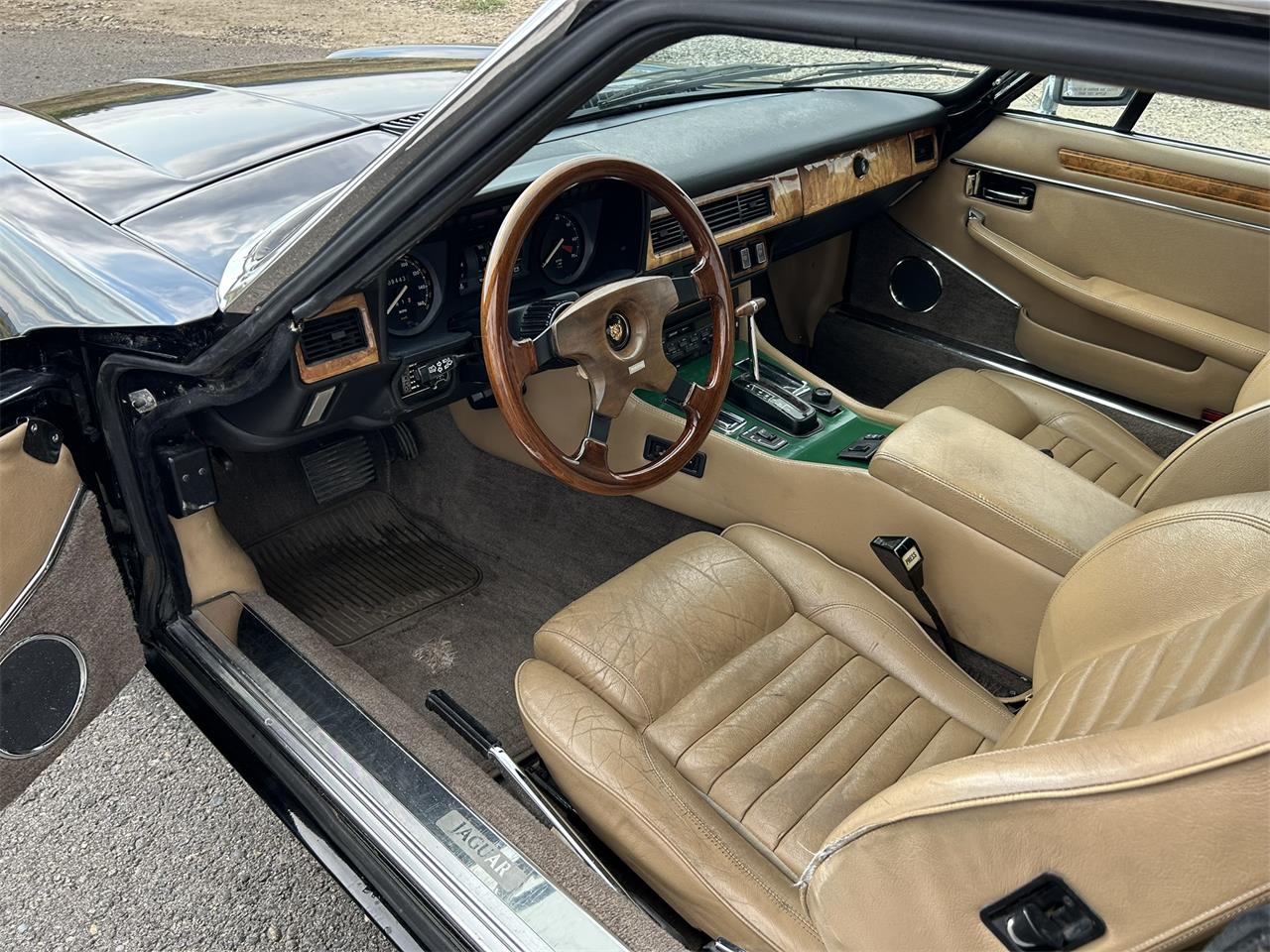 Jaguar-Xjs-1989-Black-Tan-36
