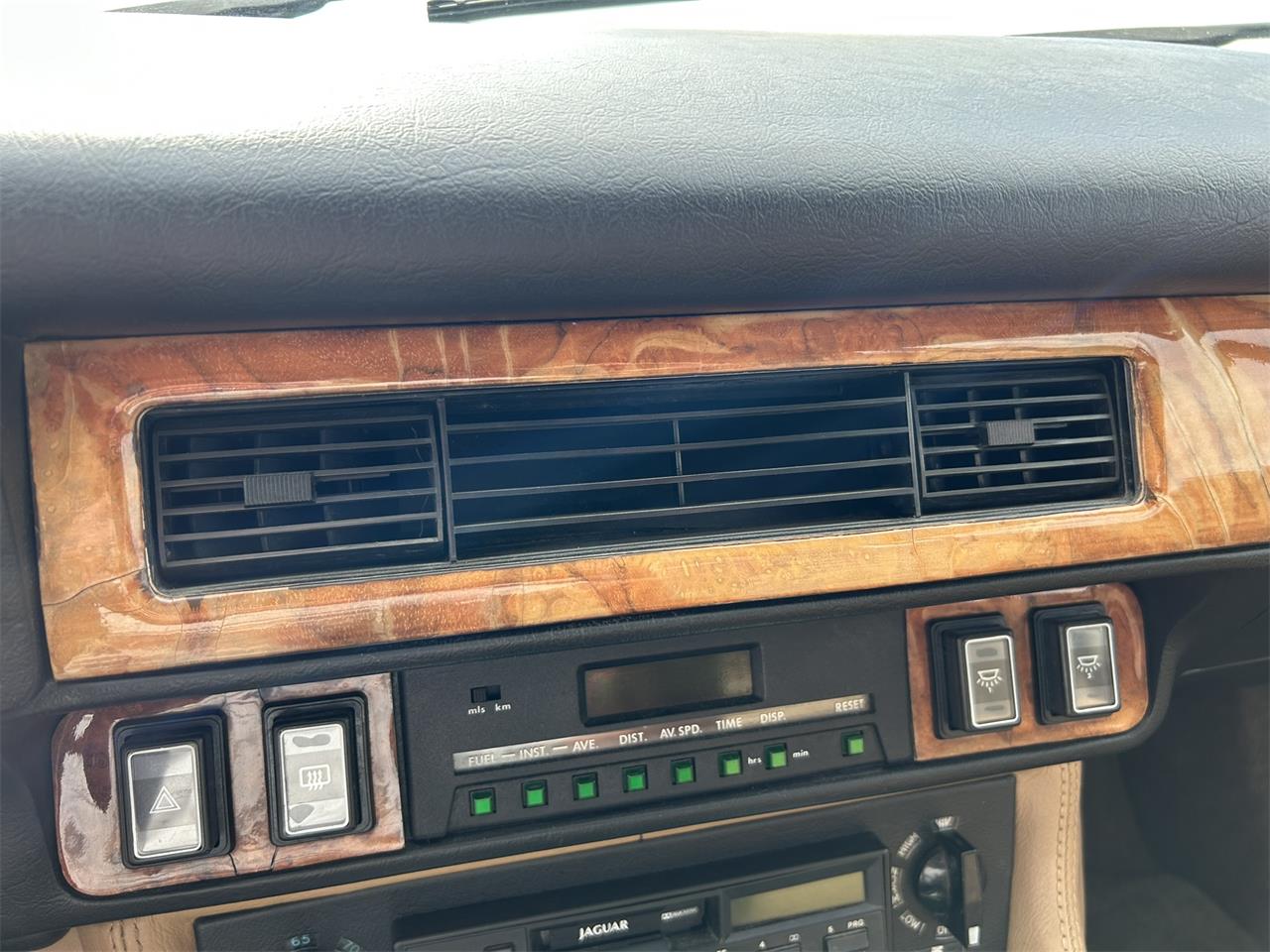 Jaguar-Xjs-1989-Black-Tan-45