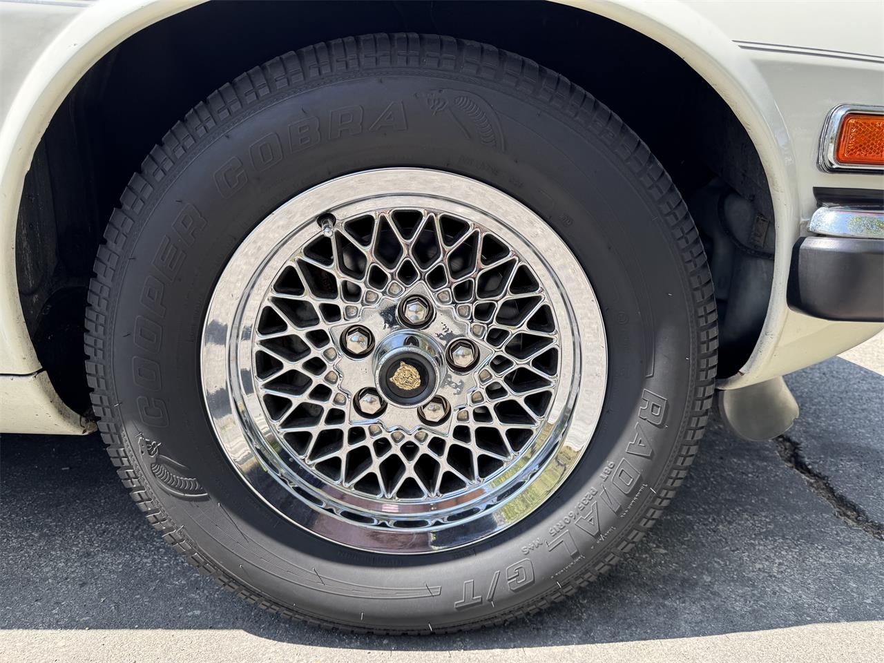 Jaguar-Xjs-1990-White-Barley-15