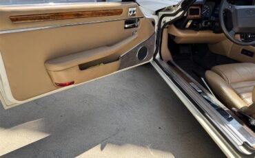Jaguar-Xjs-1990-White-Barley-23