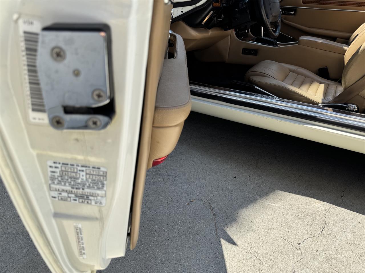 Jaguar-Xjs-1990-White-Barley-25