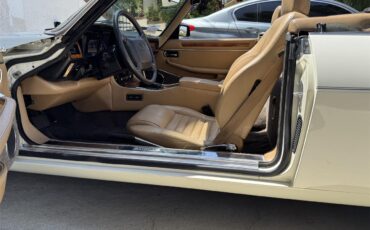 Jaguar-Xjs-1990-White-Barley-26