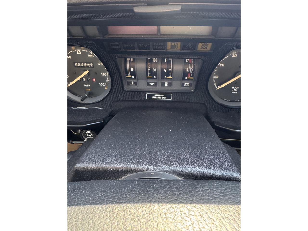 Jaguar-Xjs-1990-White-Barley-52
