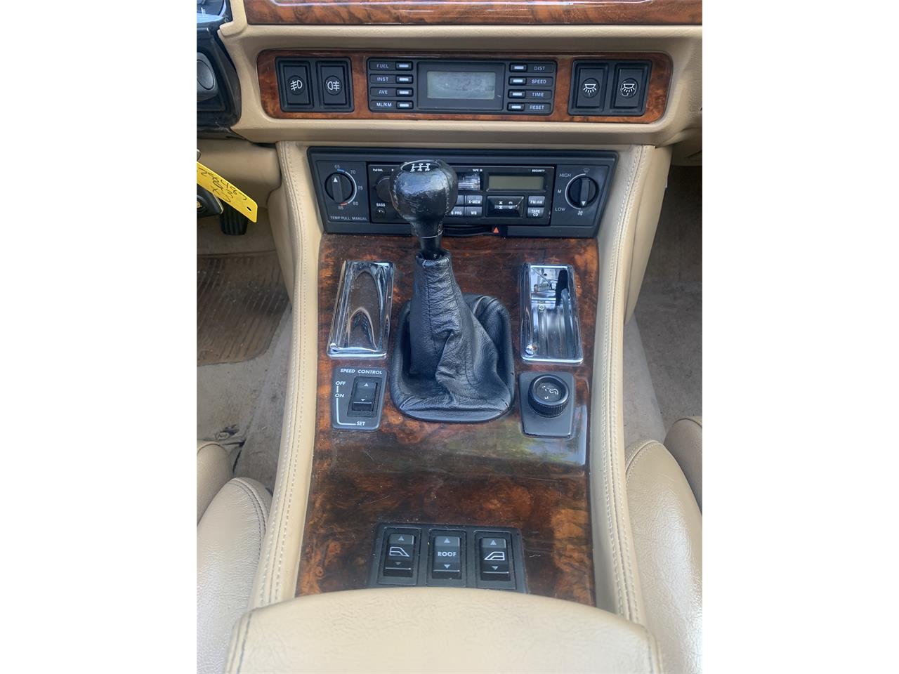 Jaguar-Xjs-1993-Glacier-white-Barley-18