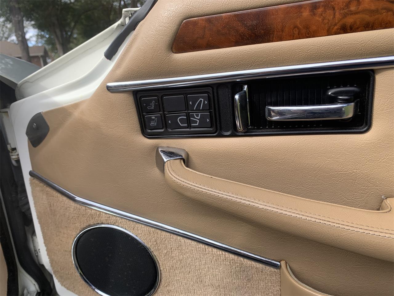 Jaguar-Xjs-1993-Glacier-white-Barley-48