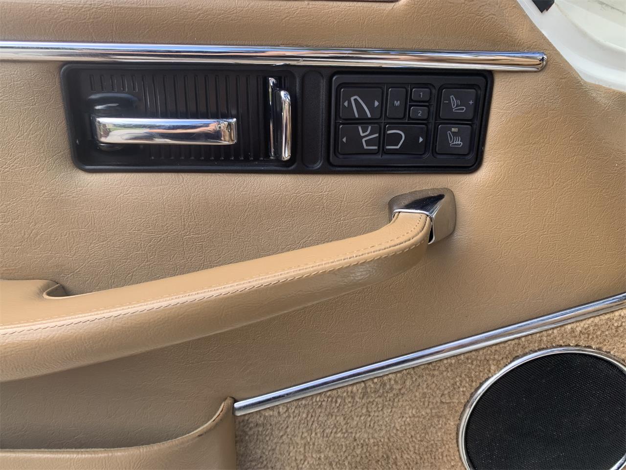 Jaguar-Xjs-1993-Glacier-white-Barley-49
