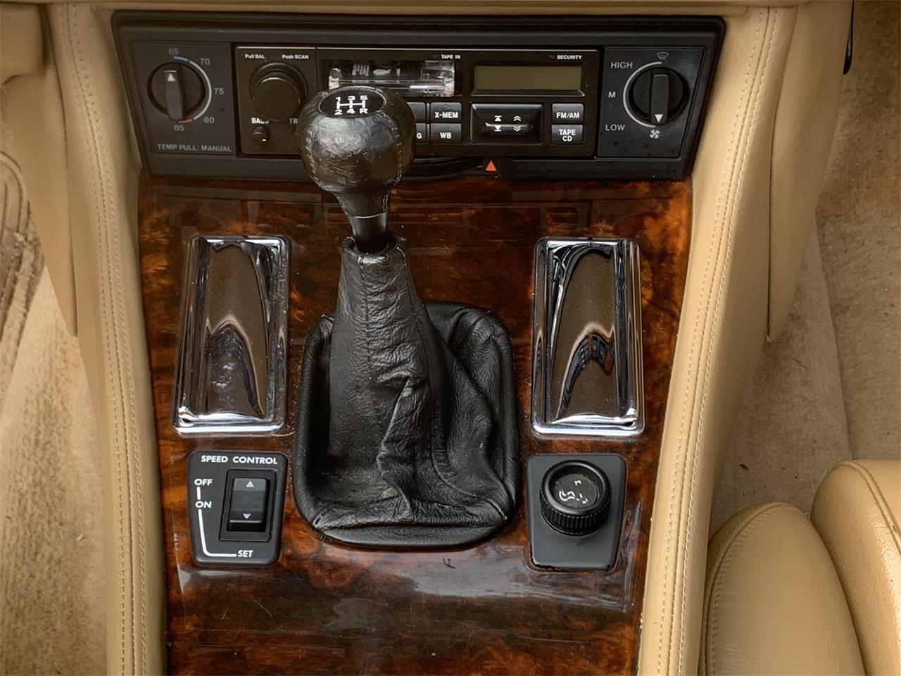 Jaguar-Xjs-1993-Glacier-white-Barley-52