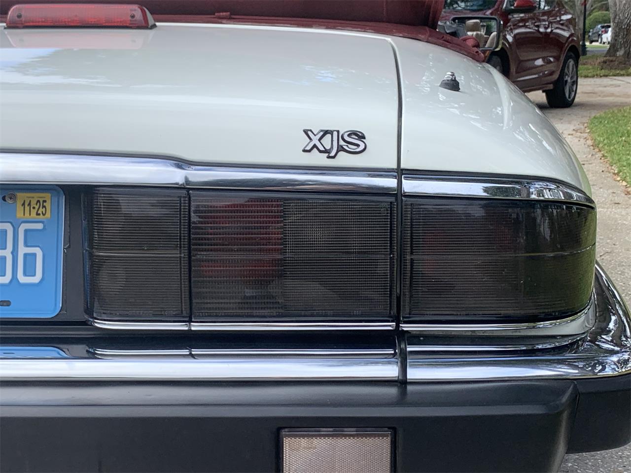 Jaguar-Xjs-1993-Glacier-white-Barley-54