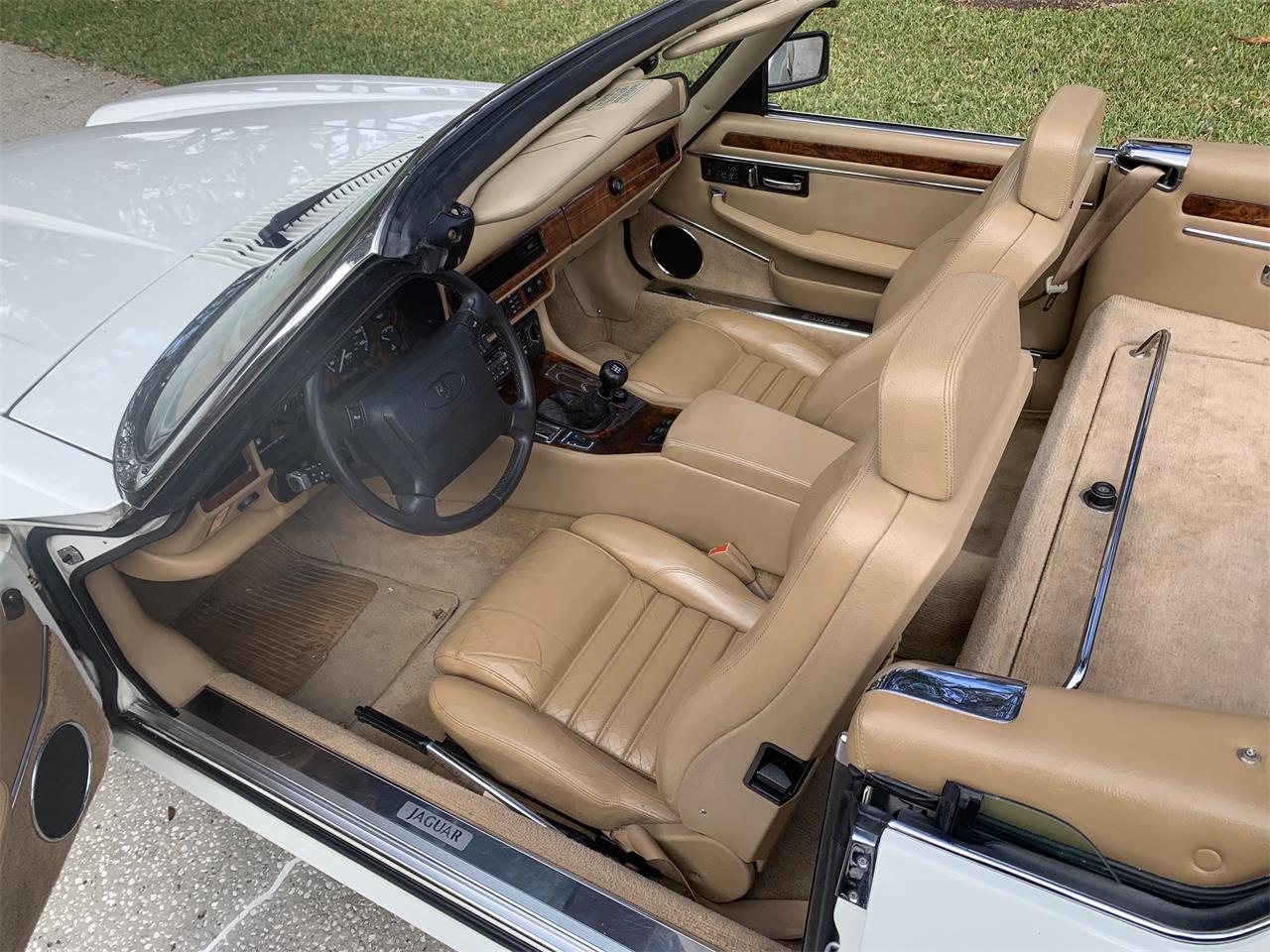 Jaguar-Xjs-1993-Glacier-white-Barley-6