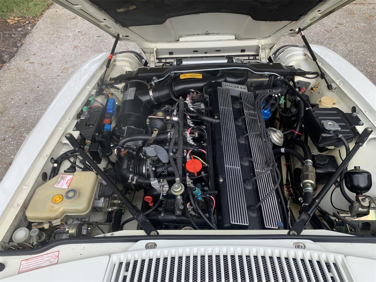 Jaguar-Xjs-1993-Glacier-white-Barley-61