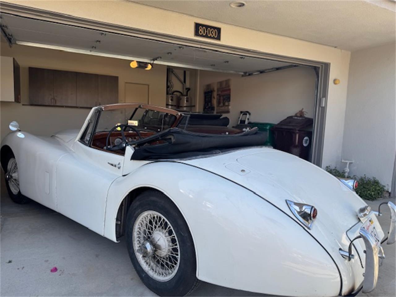 Jaguar-Xk120-1952-white-red-1