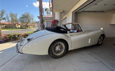 Jaguar-Xk120-1952-white-red-3