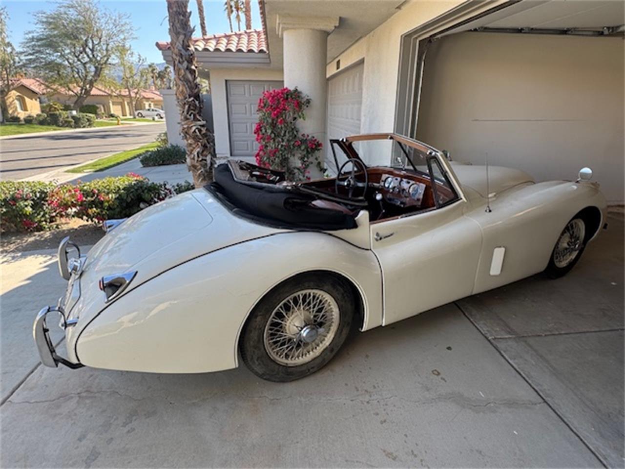 Jaguar-Xk120-1952-white-red-5