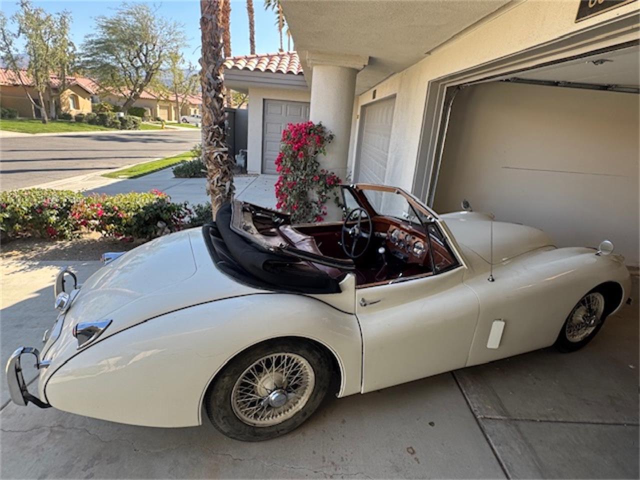 Jaguar-Xk120-1952-white-red-6