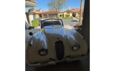 Jaguar-Xk120-1952-white-red-7