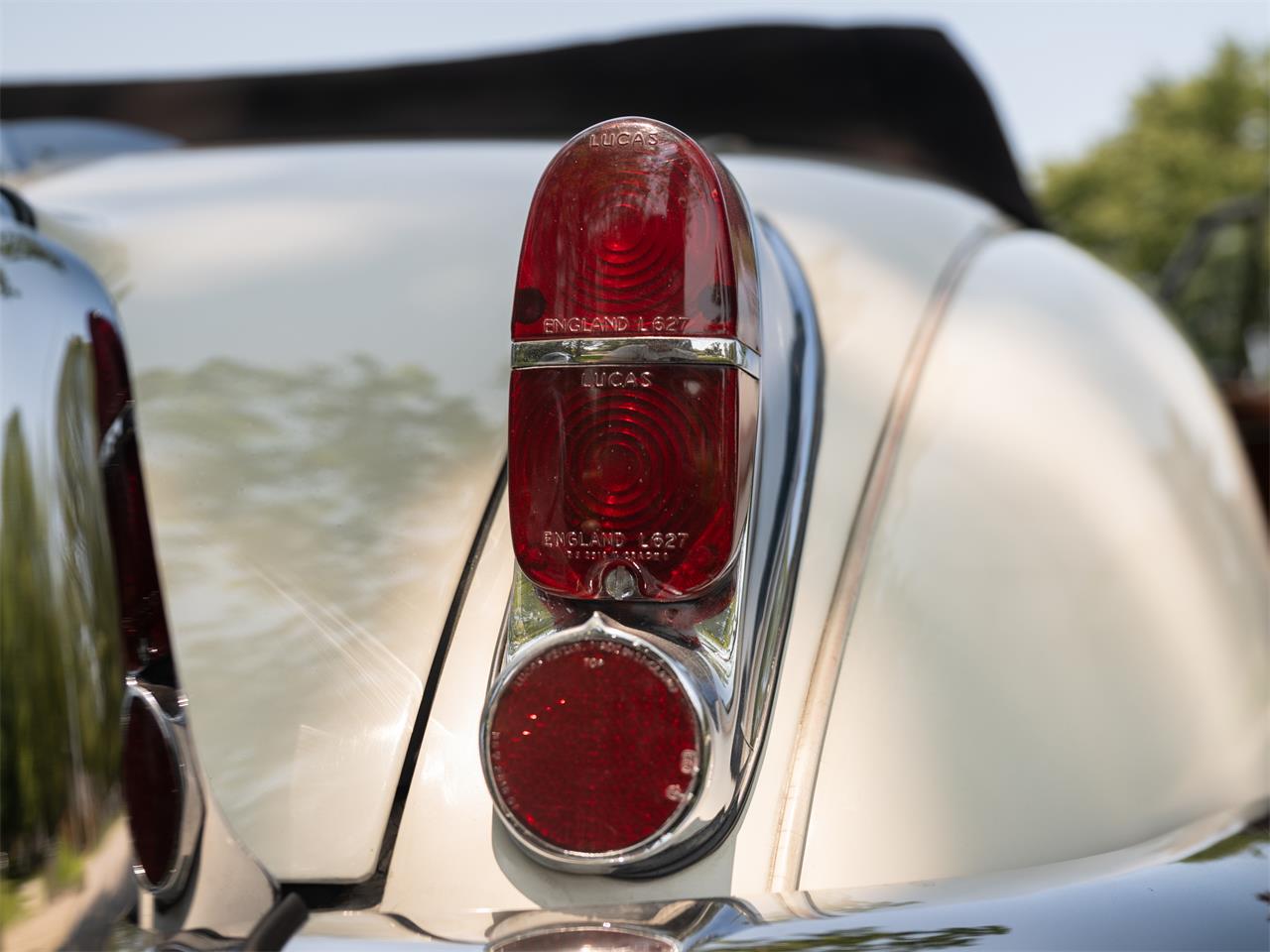Jaguar-Xk150-1960-White-Brown-1