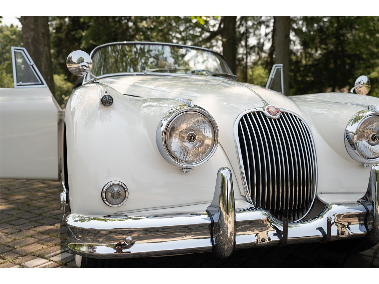 Jaguar-Xk150-1960-White-Brown-11