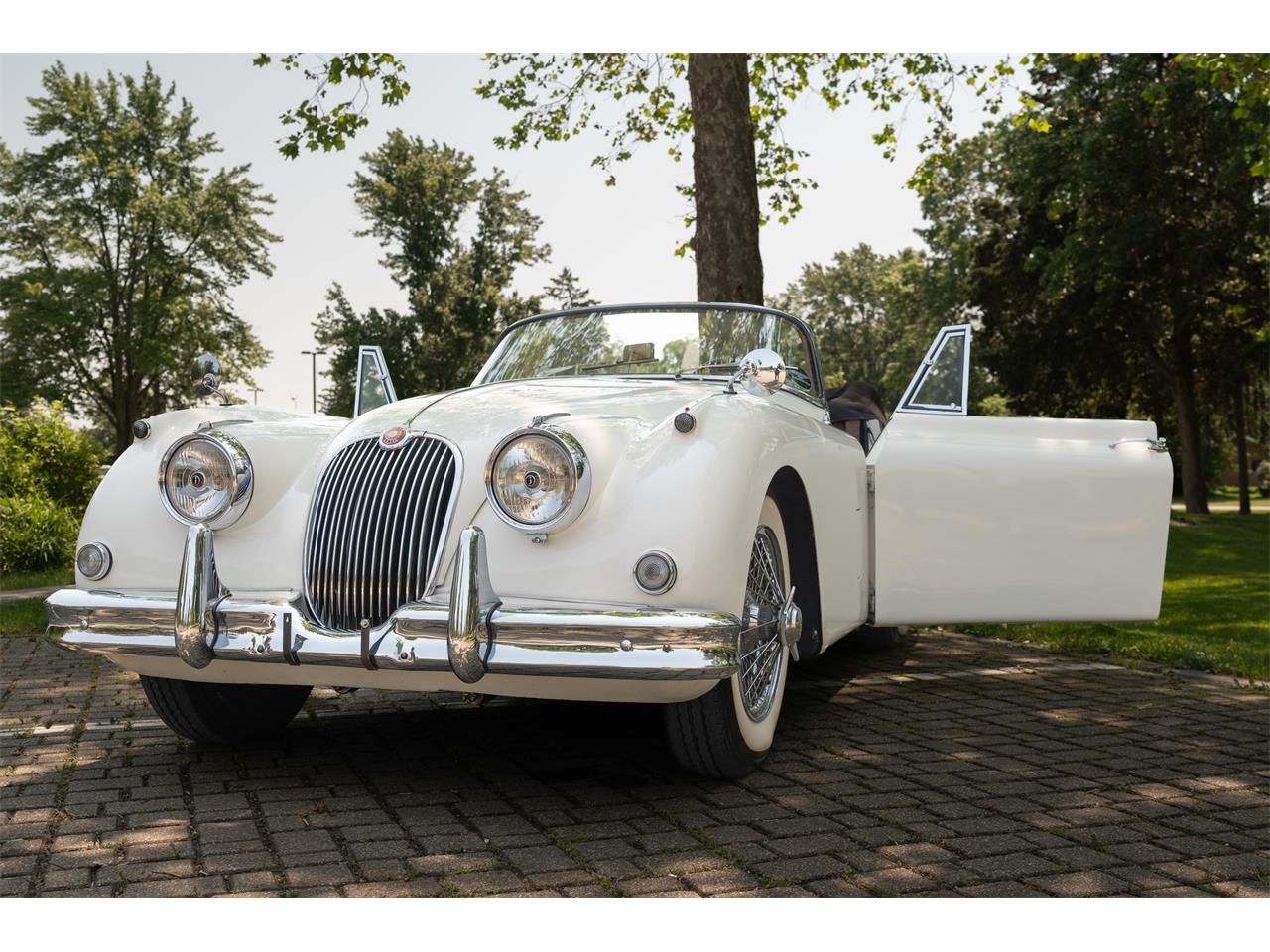 Jaguar-Xk150-1960-White-Brown-14