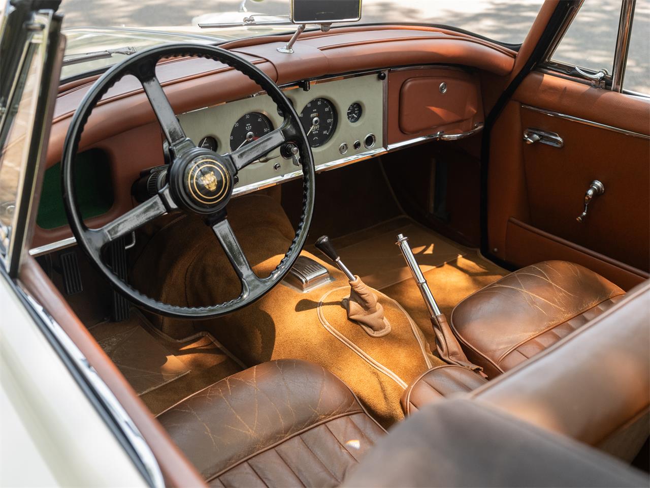 Jaguar-Xk150-1960-White-Brown-18