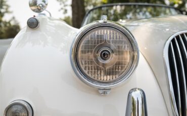 Jaguar-Xk150-1960-White-Brown-2