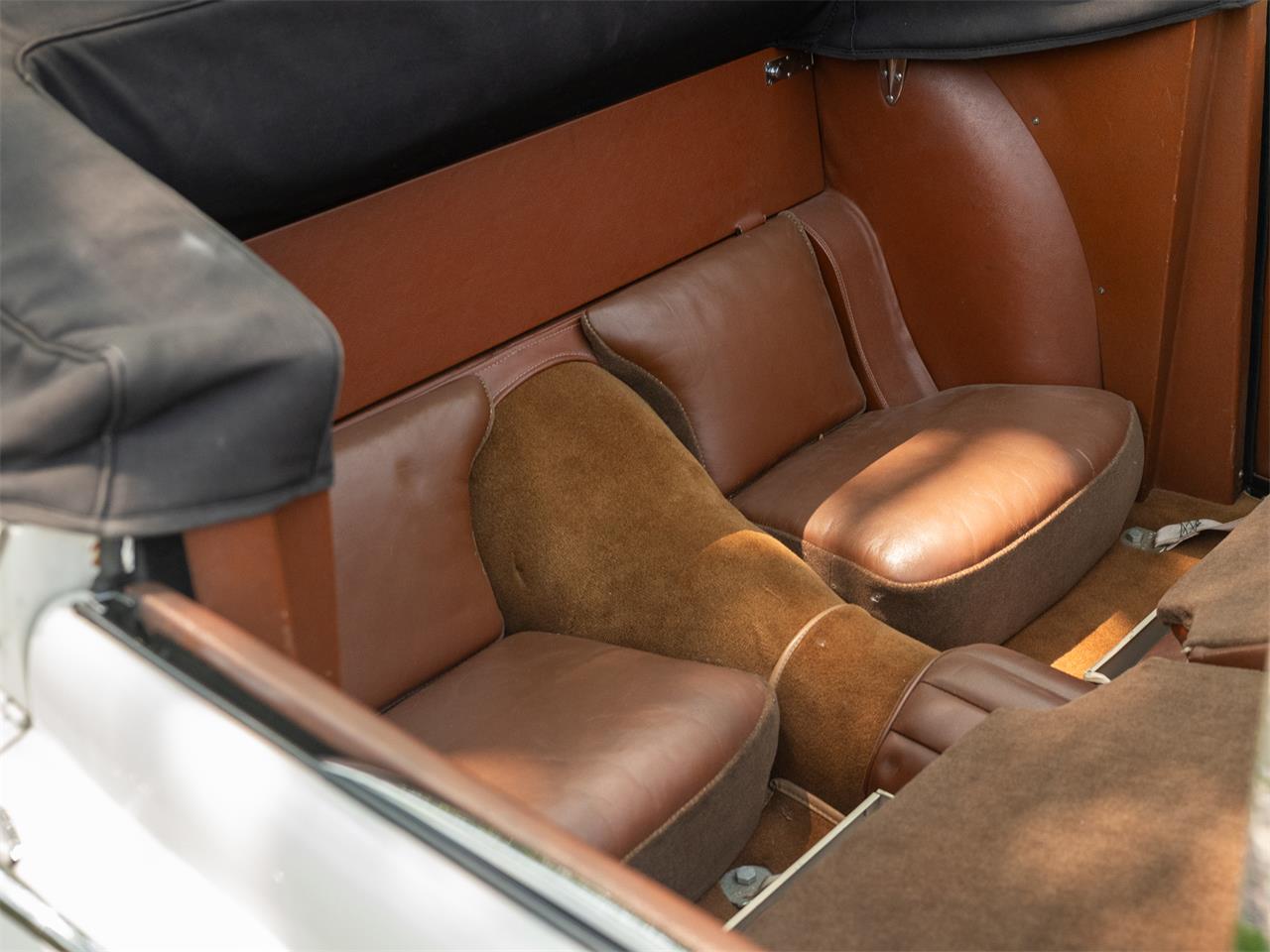 Jaguar-Xk150-1960-White-Brown-20