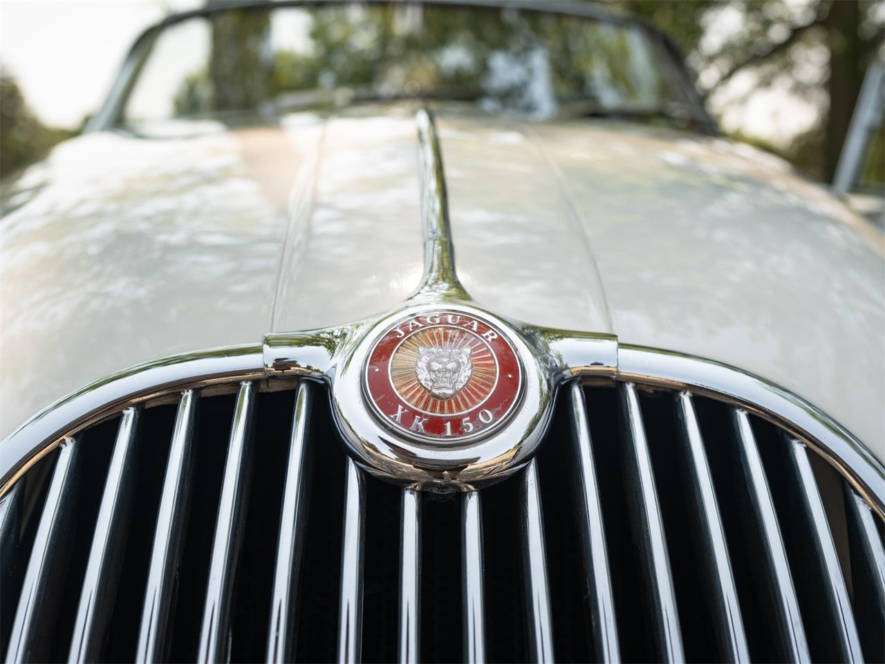Jaguar-Xk150-1960-White-Brown-23