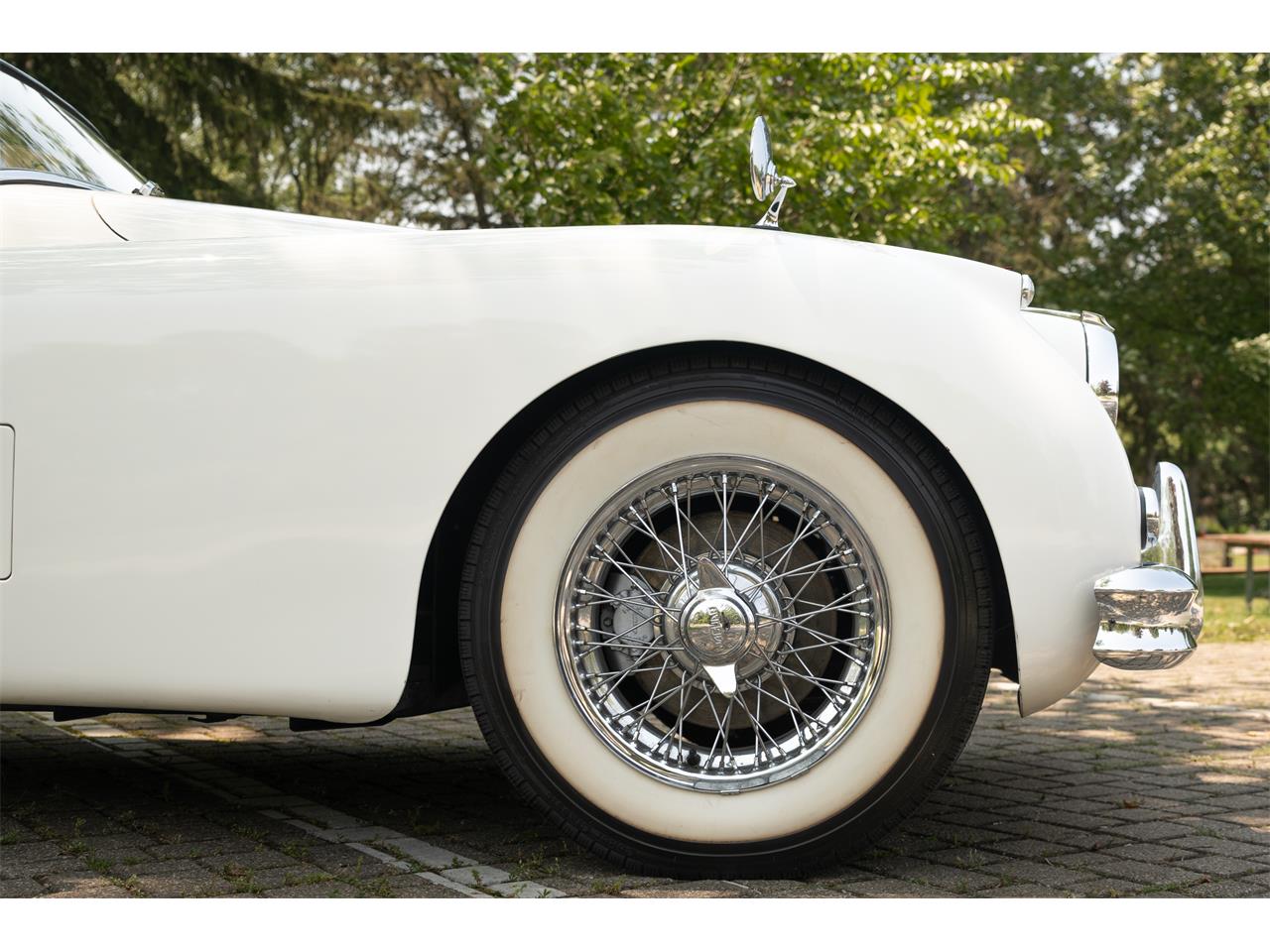 Jaguar-Xk150-1960-White-Brown-29