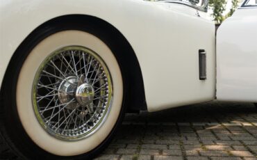 Jaguar-Xk150-1960-White-Brown-30