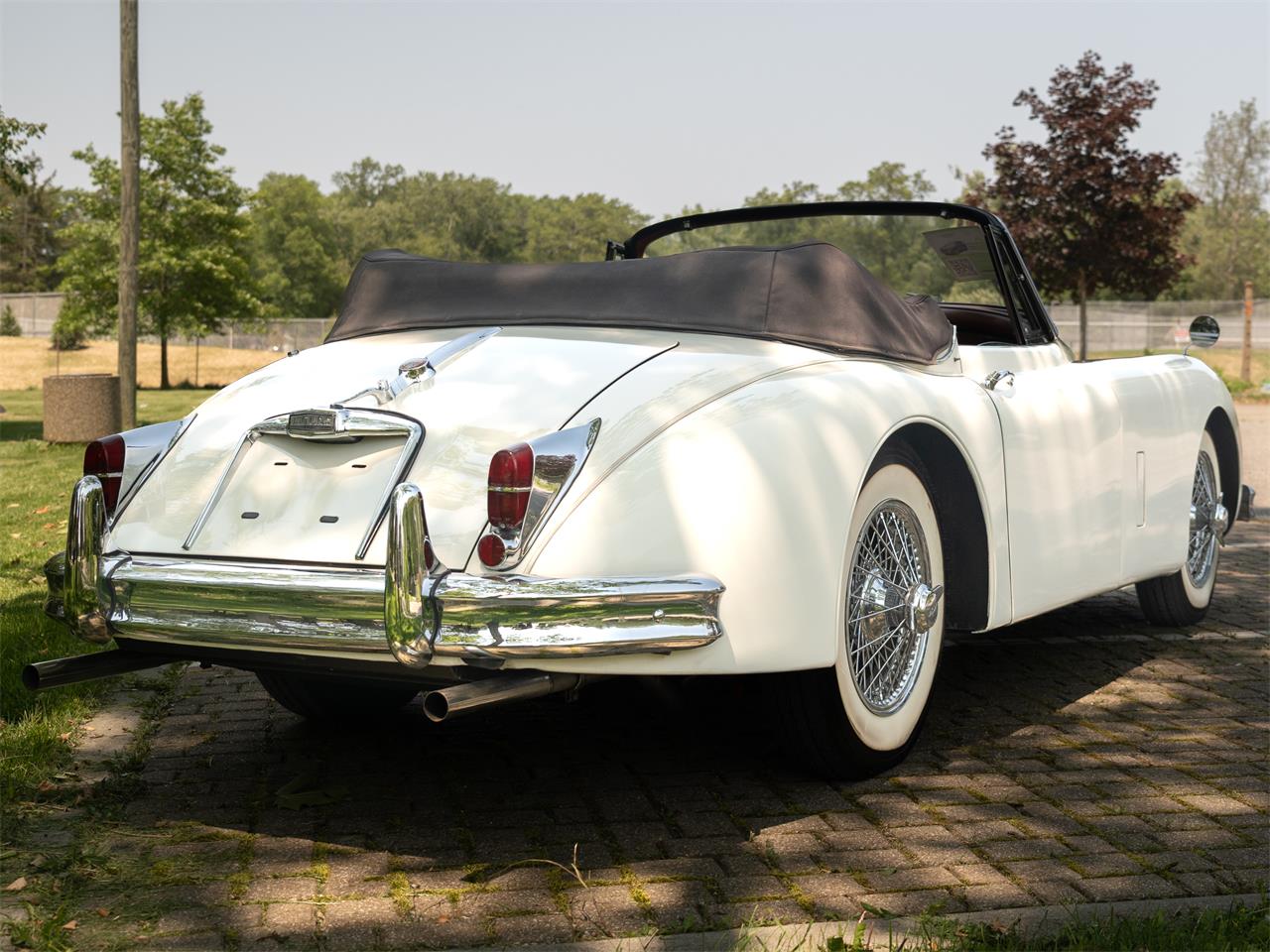 Jaguar-Xk150-1960-White-Brown-6