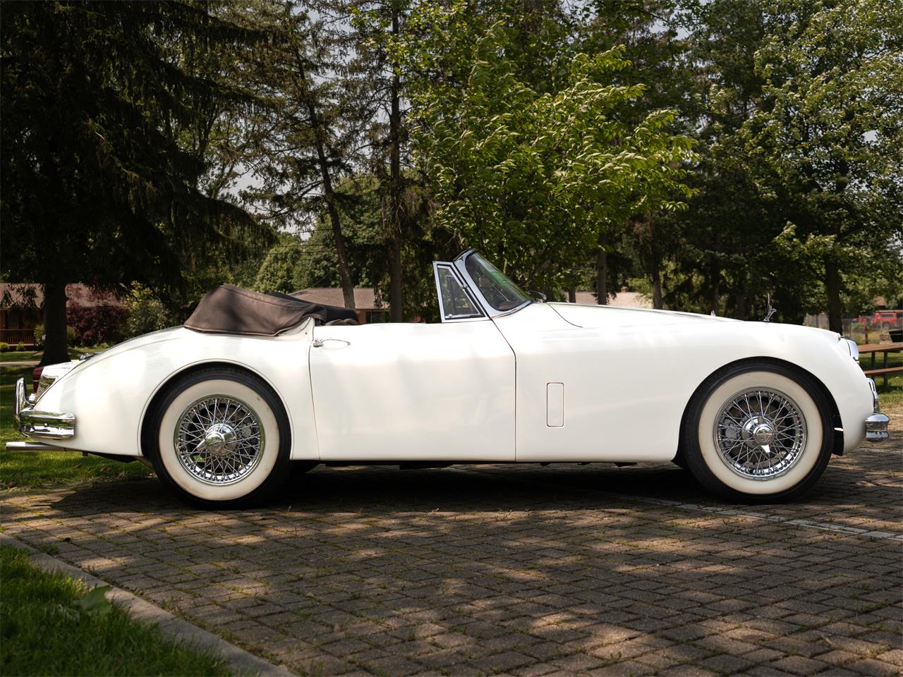Jaguar-Xk150-1960-White-Brown-7