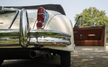 Jaguar-Xk150-1960-White-Brown-9