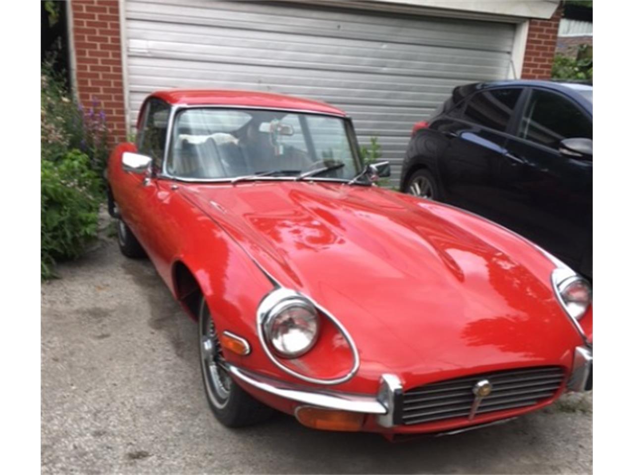 Jaguar-Xke-1967-Red-Beige-and-Black-1