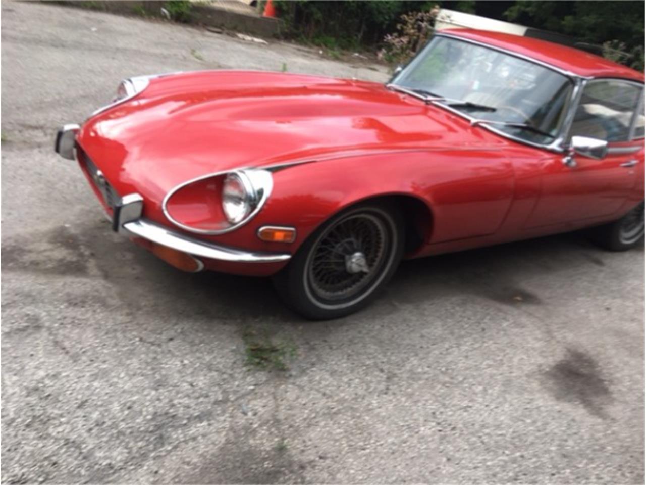 Jaguar-Xke-1967-Red-Beige-and-Black-3